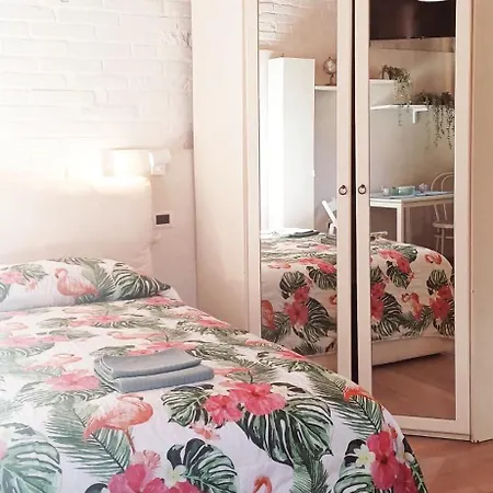Inside House شقة بارما