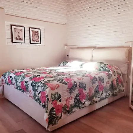Inside House بارما